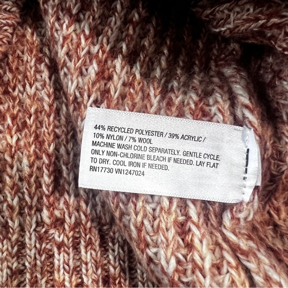 Future Collective Knit Turtleneck  Pullover Size:Small - Picture 7 of 7